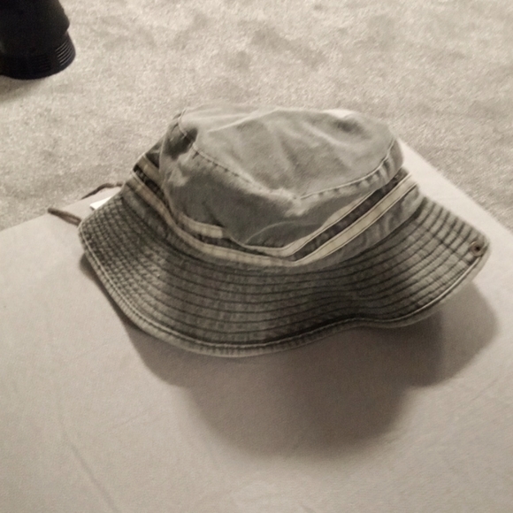 Men's fisherman style bucket hat with strap. NWT!olive green - Picture 1 of 3